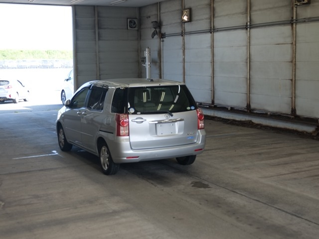 TOYOTA RAUM 2009