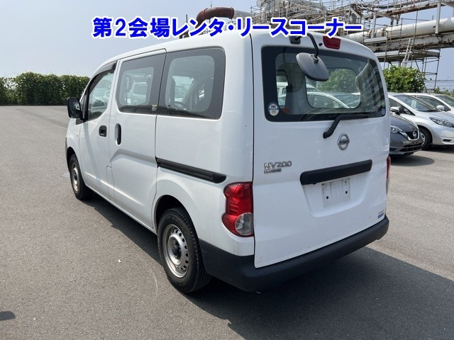 NISSAN NV200 2019