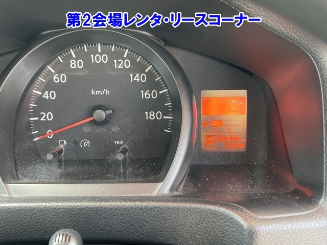 NISSAN NV200 2019