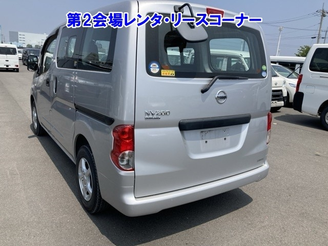 NISSAN NV200 2018