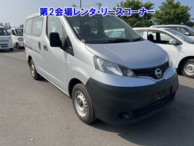 NISSAN NV200 2018