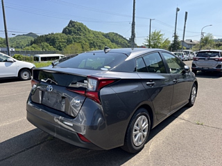 TOYOTA PRIUS 2021