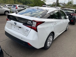 TOYOTA PRIUS 2021