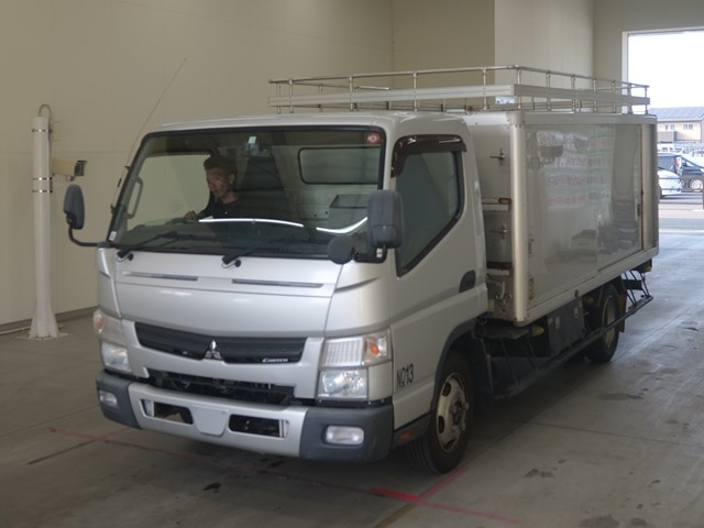 MITSUBISHI CANTER 2014