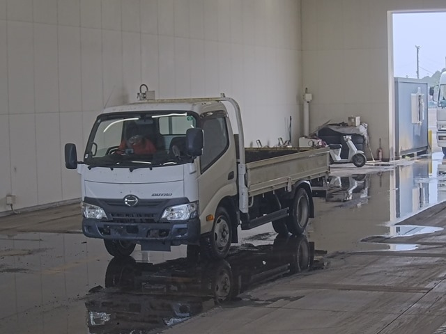 HINO DUTRO 2018