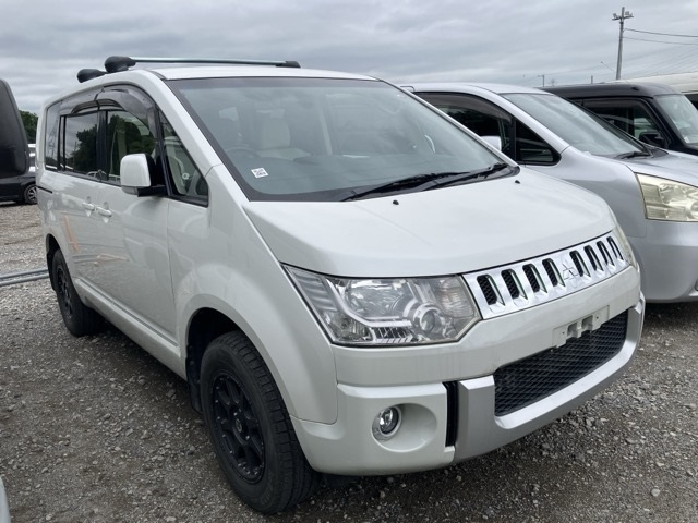 MITSUBISHI DELICA D5 2014