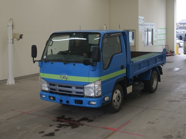 NISSAN UD SERIES 2013
