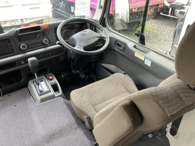 TOYOTA COASTER 2024