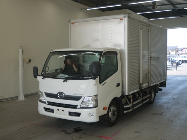 HINO DUTRO 2016