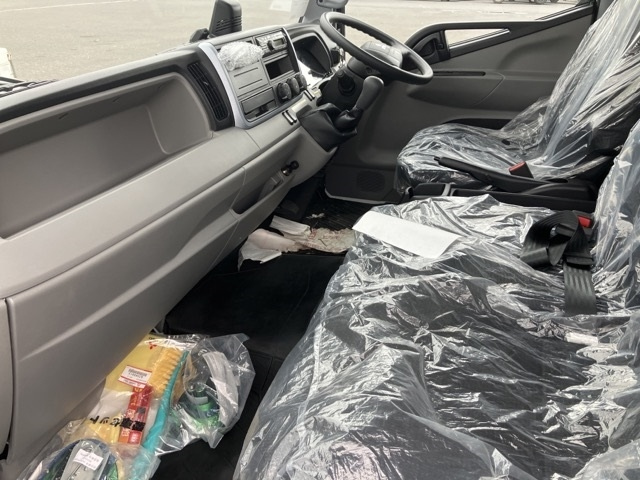 MITSUBISHI CANTER 2024