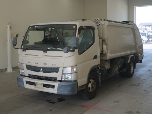 MITSUBISHI CANTER 2015