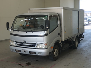 TOYOTA DYNA 2010