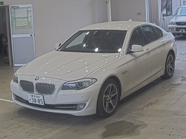 BMW 5 SERIES 2012