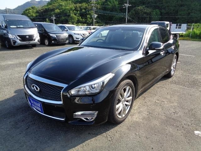 NISSAN FUGA 2016
