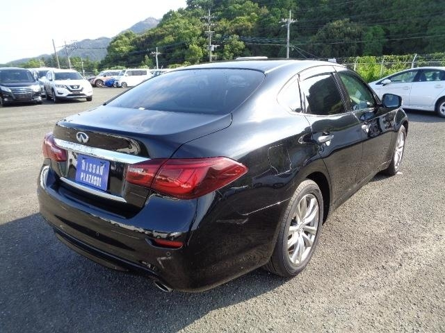 NISSAN FUGA 2016