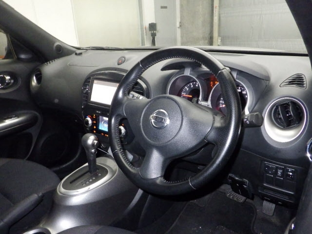 NISSAN JUKE 2012