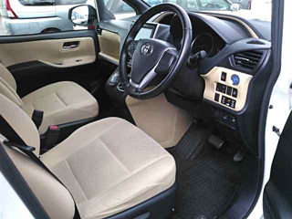 TOYOTA NOAH 2017