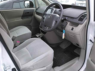 TOYOTA NOAH 2012