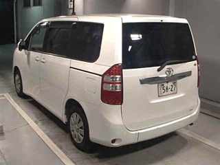 TOYOTA NOAH 2012