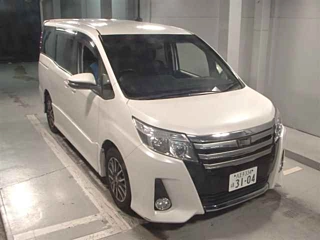 TOYOTA NOAH 2014