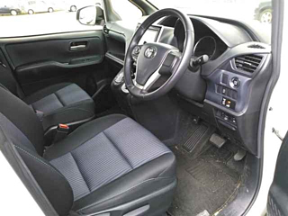 TOYOTA NOAH 2014