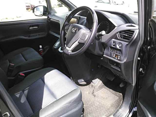 TOYOTA NOAH 2016
