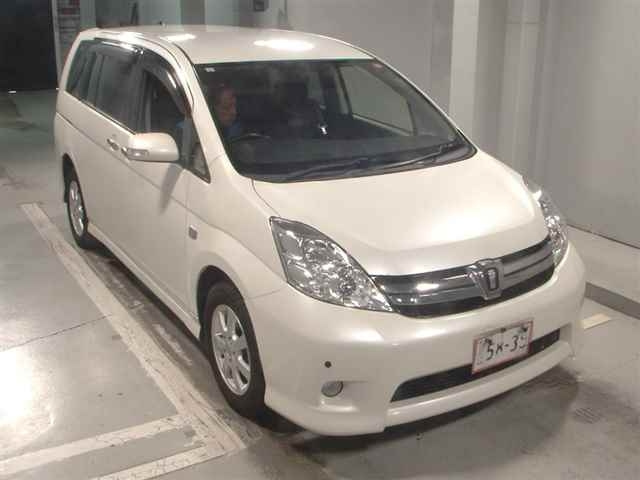TOYOTA ISIS 2013