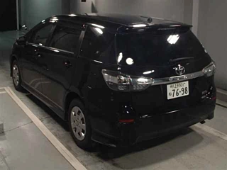 TOYOTA WISH 2016