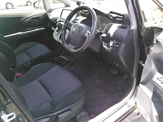 TOYOTA WISH 2016