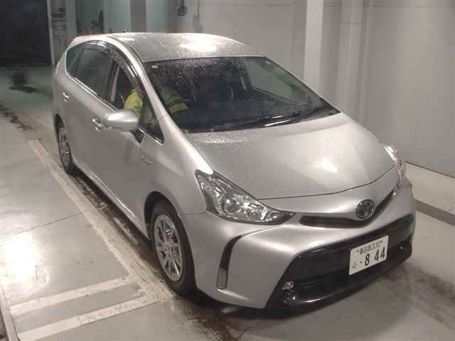 TOYOTA PRIUS ALPHA 2017