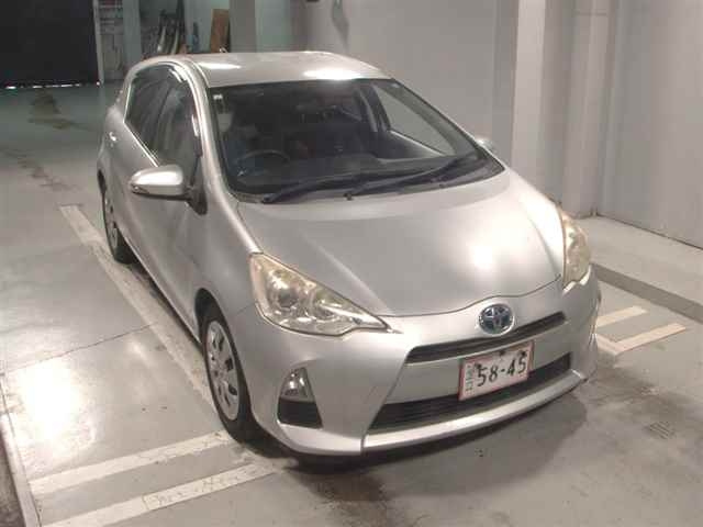 TOYOTA AQUA 2013
