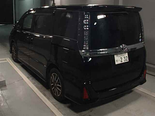TOYOTA VOXY 2016