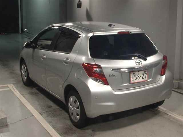 TOYOTA VITZ 2015