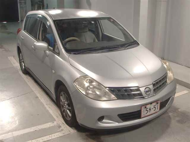NISSAN TIIDA 2010