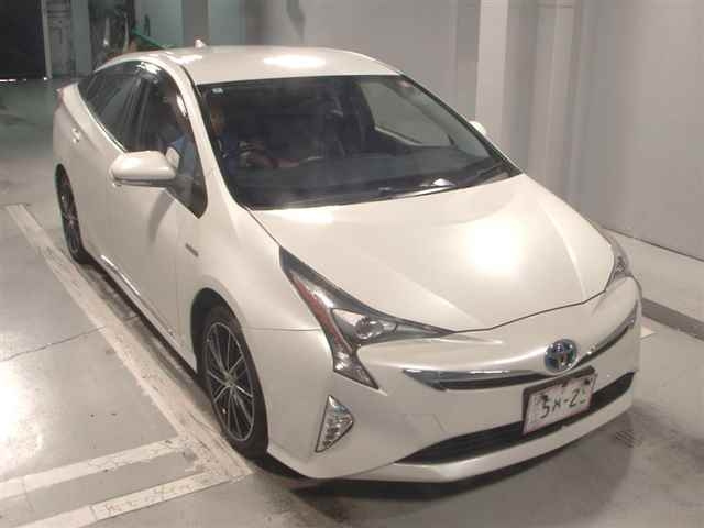 TOYOTA PRIUS 2016