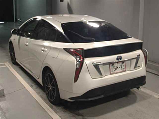 TOYOTA PRIUS 2016