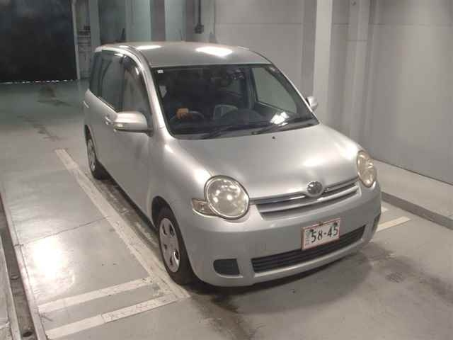 TOYOTA SIENTA 2010