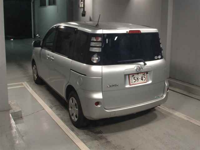 TOYOTA SIENTA 2010