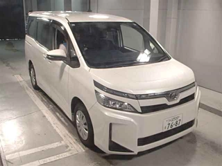 TOYOTA VOXY 2019