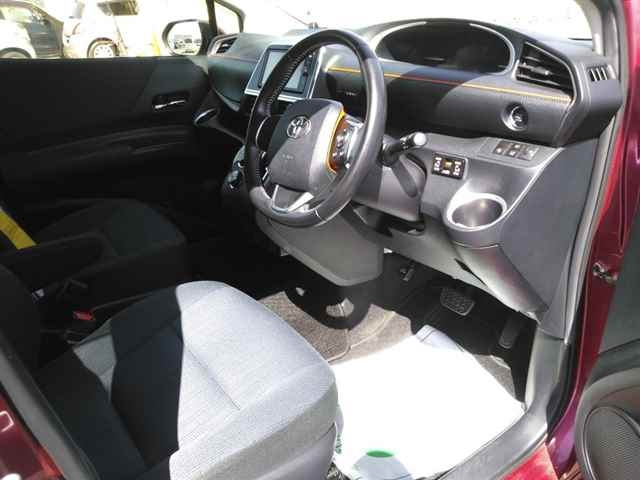 TOYOTA SIENTA 2017