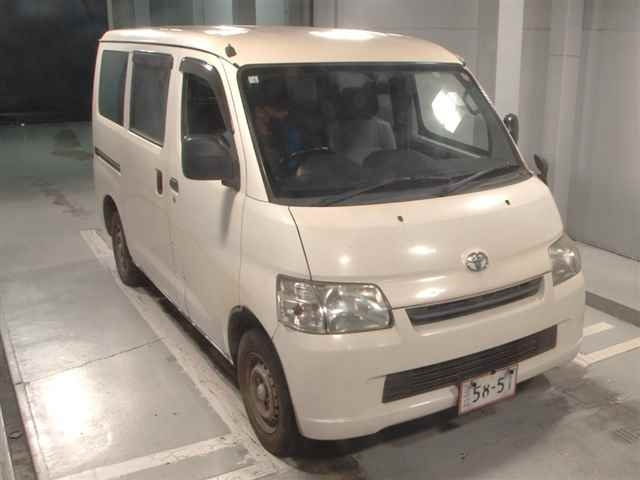 TOYOTA TOWN ACE VAN 2016