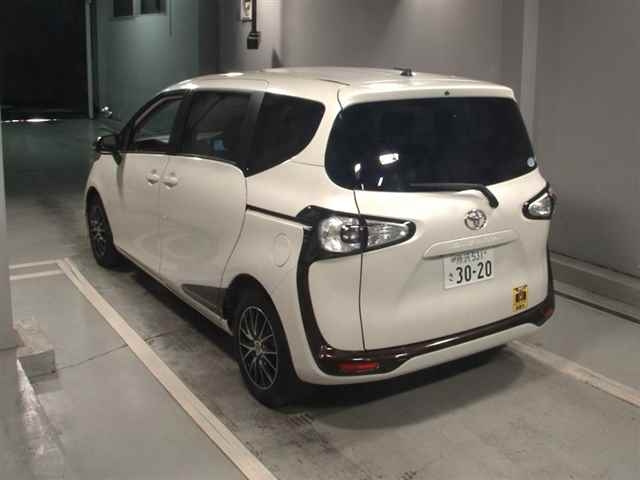 TOYOTA SIENTA 2015