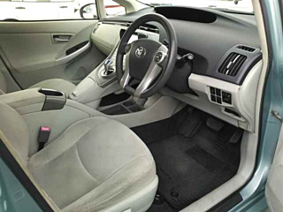 TOYOTA PRIUS 2012