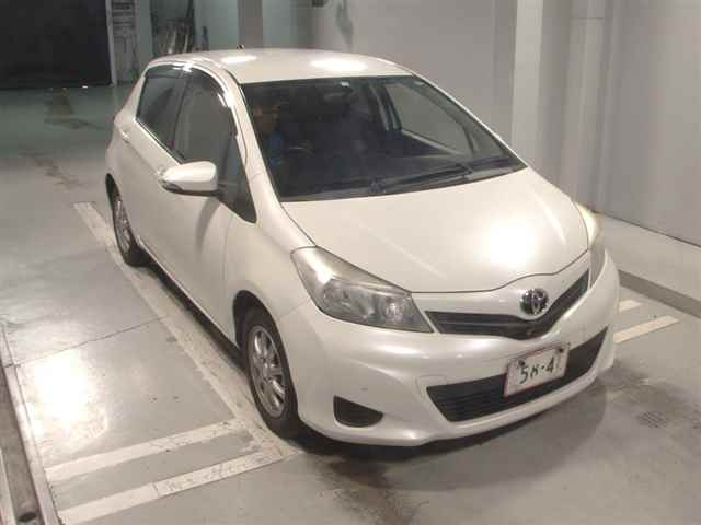 TOYOTA VITZ 2012