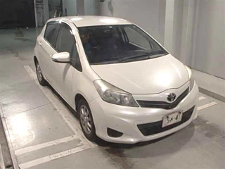 TOYOTA VITZ 2012