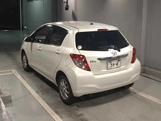 TOYOTA VITZ 2012