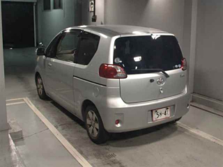TOYOTA PORTE 2010