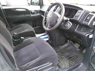 NISSAN SERENA 2010