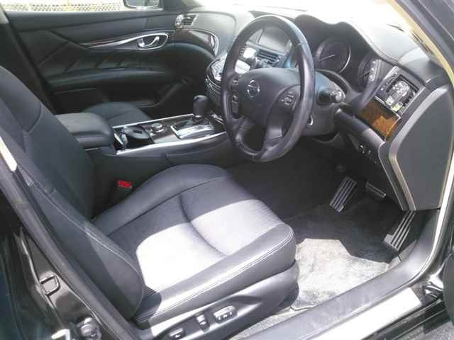 NISSAN FUGA 2010