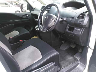 NISSAN SERENA 2013